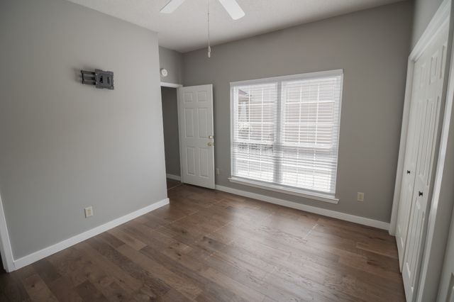 601 Laurel Hill Dr, Old Hickory, TN 37138