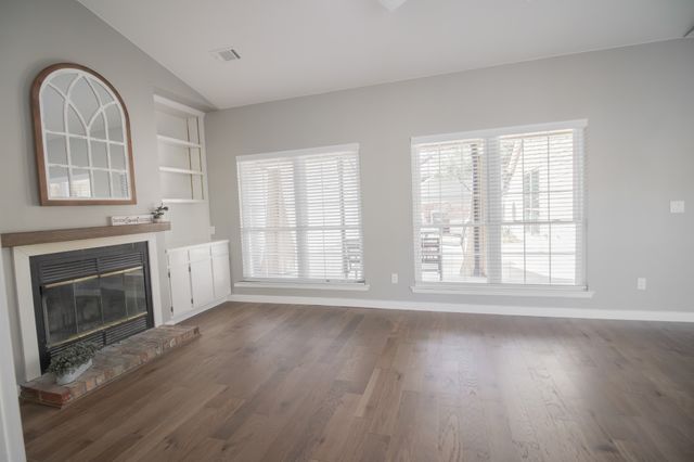 601 Laurel Hill Dr, Old Hickory, TN 37138
