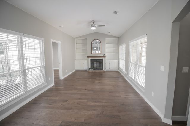 601 Laurel Hill Dr, Old Hickory, TN 37138