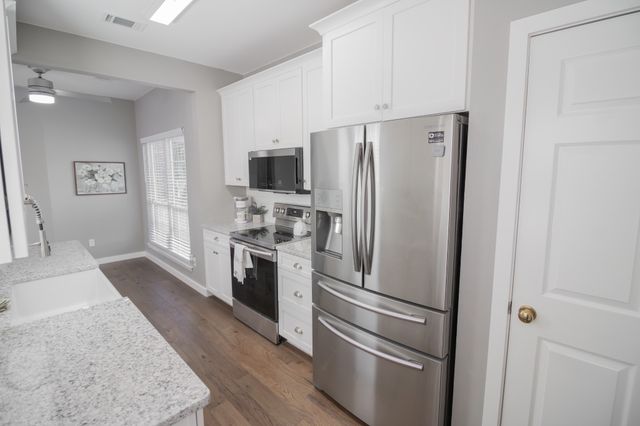 601 Laurel Hill Dr, Old Hickory, TN 37138