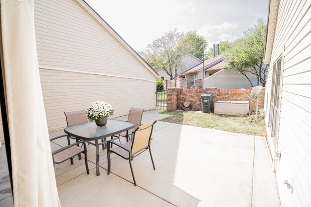 601 Laurel Hill Dr, Old Hickory, TN 37138