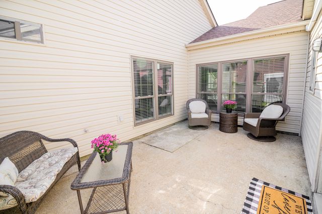 601 Laurel Hill Dr, Old Hickory, TN 37138