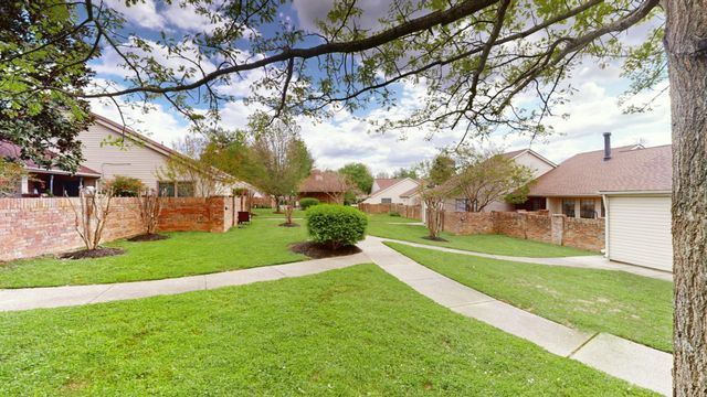 601 Laurel Hill Dr, Old Hickory, TN 37138