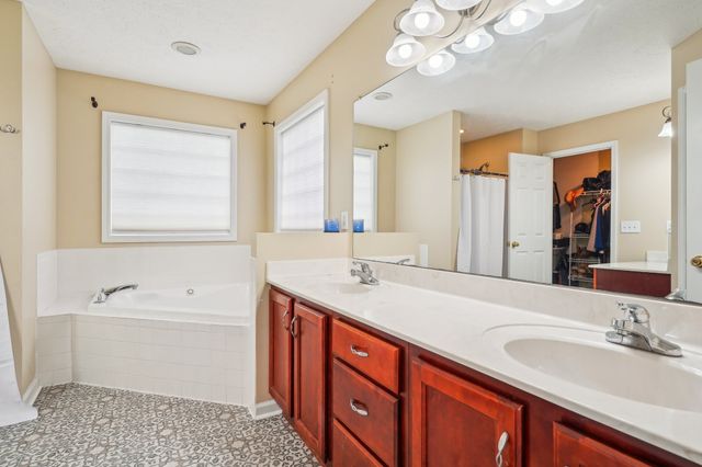 754 McClain Dr, Clarksville, TN 37040