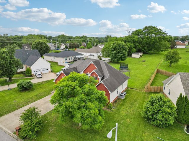 754 McClain Dr, Clarksville, TN 37040