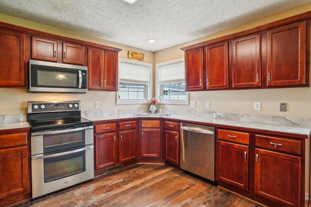 754 McClain Dr, Clarksville, TN 37040