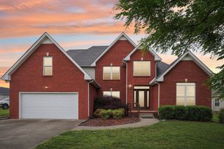 754 McClain Dr, Clarksville, TN 37040