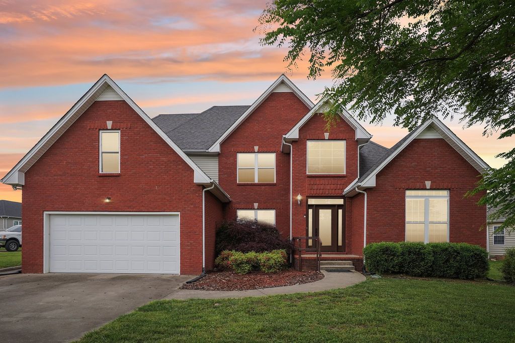 754 McClain Dr, Clarksville, TN 37040