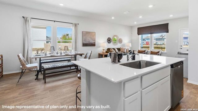 1547 Esmeralda Grv, San Antonio, TX 78253