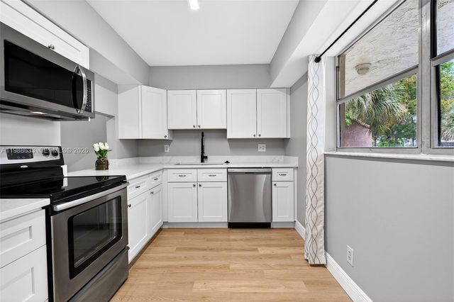 7000 Nova Dr 105E, Davie, FL 33317