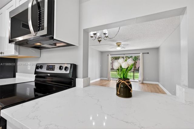 7000 Nova Dr 105E, Davie, FL 33317