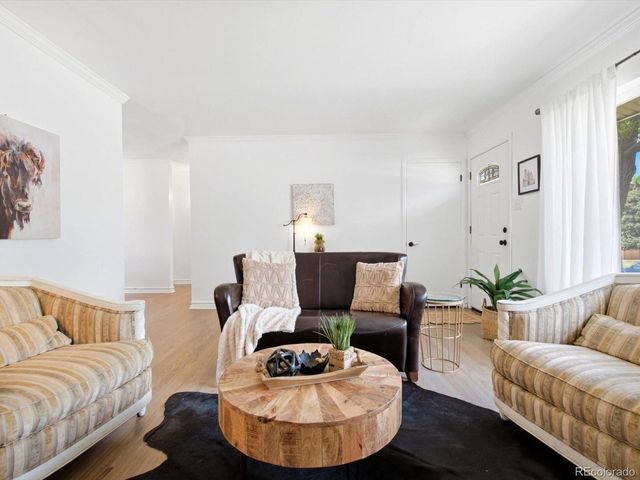 2888 S Zurich Ct, Denver, CO 80236