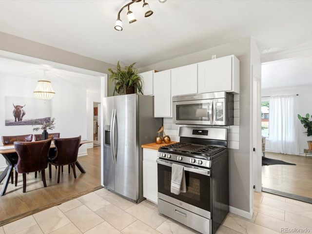 2888 S Zurich Ct, Denver, CO 80236