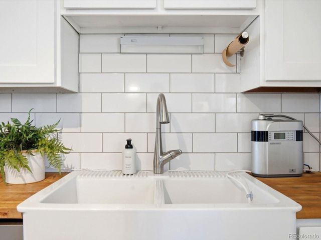 2888 S Zurich Ct, Denver, CO 80236