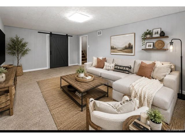 2888 S Zurich Ct, Denver, CO 80236