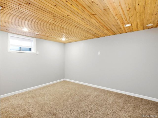 2888 S Zurich Ct, Denver, CO 80236
