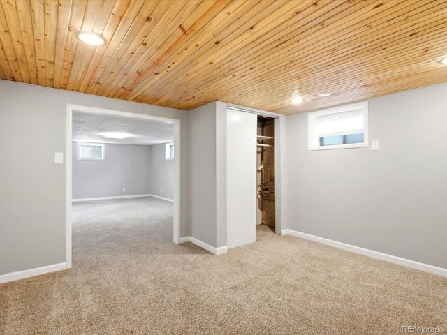 2888 S Zurich Ct, Denver, CO 80236