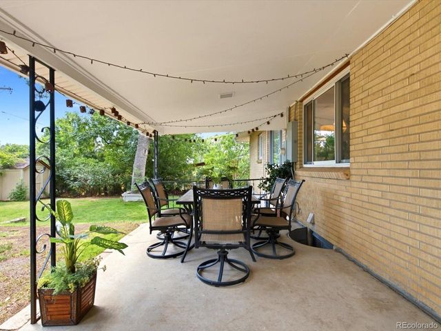 2888 S Zurich Ct, Denver, CO 80236