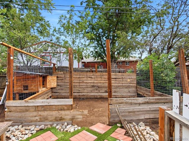 2888 S Zurich Ct, Denver, CO 80236