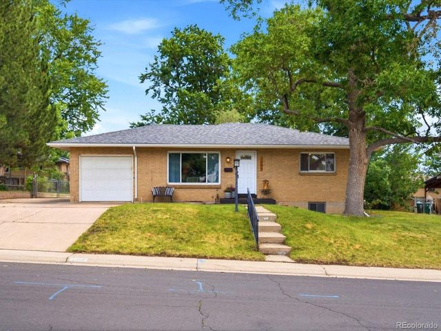 2888 S Zurich Ct, Denver, CO 80236