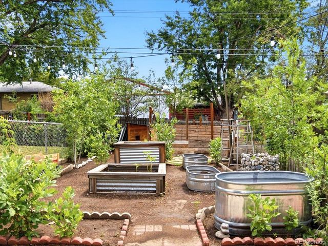 2888 S Zurich Ct, Denver, CO 80236