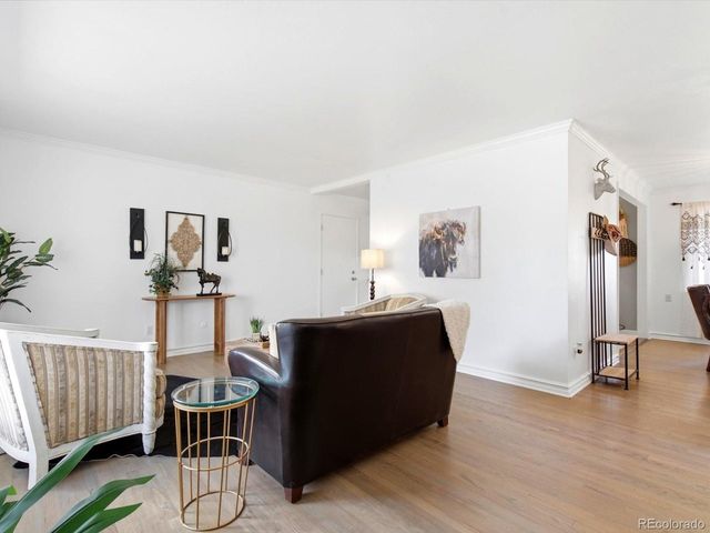 2888 S Zurich Ct, Denver, CO 80236