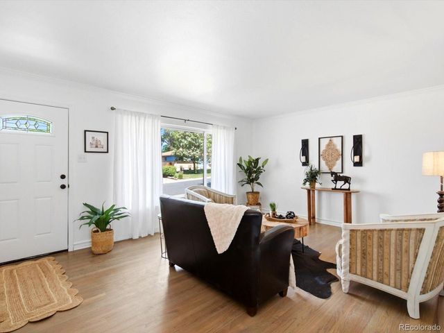 2888 S Zurich Ct, Denver, CO 80236