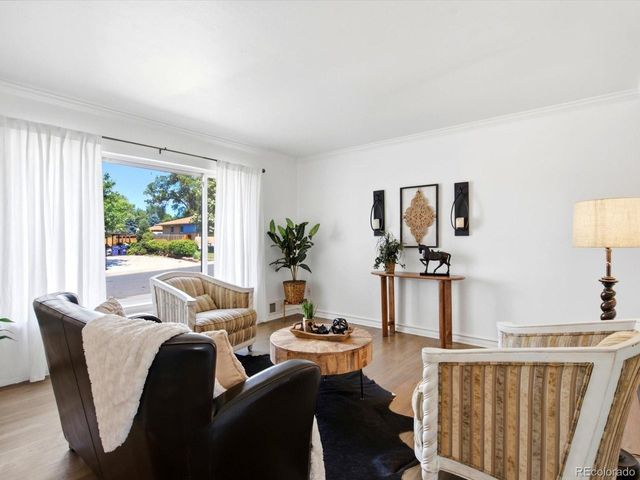 2888 S Zurich Ct, Denver, CO 80236