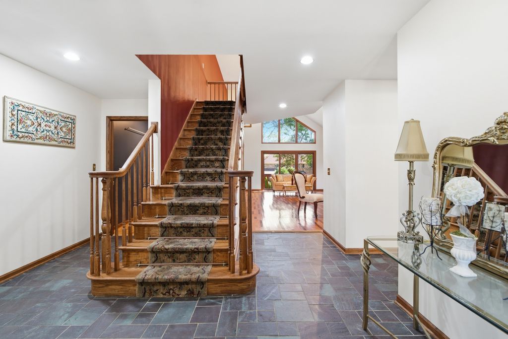 10S515 Glenn Drive, Burr Ridge, IL 60527 — photo 5