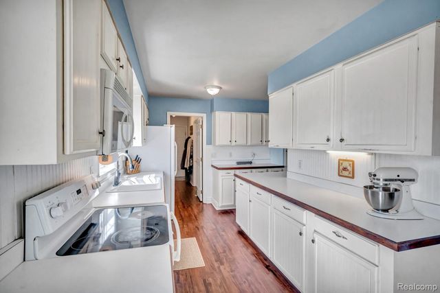 12833 Sullivan Road, Emmett Township, MI 48022