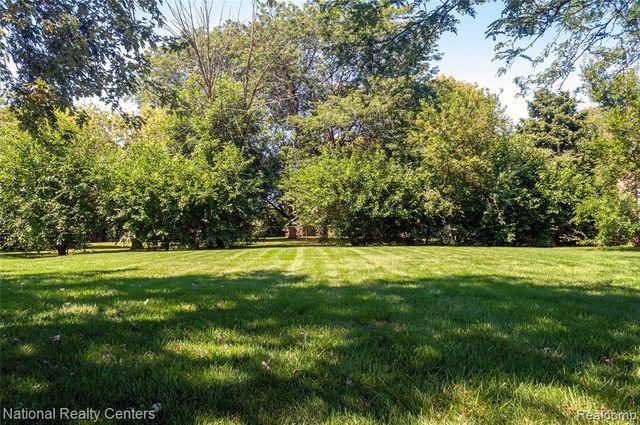 24713 Greater Mack Avenue, Saint Clair Shores, MI 48080