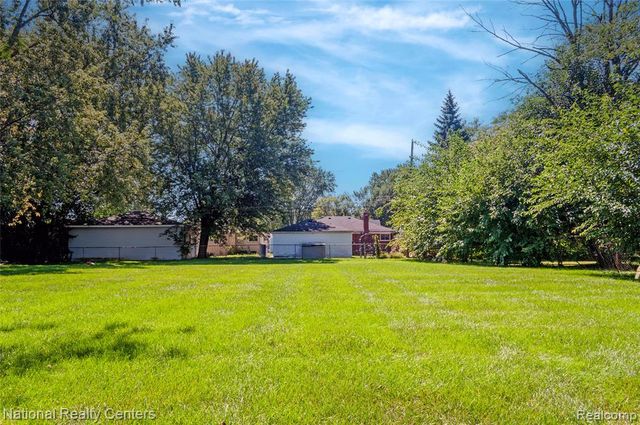 24713 Greater Mack Avenue, Saint Clair Shores, MI 48080