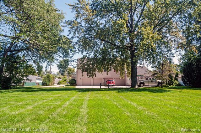 24713 Greater Mack Avenue, Saint Clair Shores, MI 48080