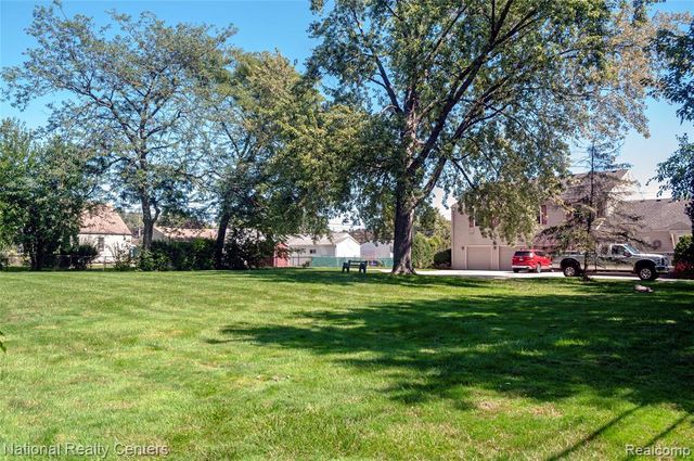 24713 Greater Mack Avenue, Saint Clair Shores, MI 48080