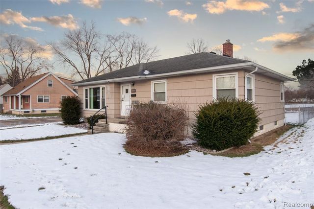 21858 Pleasant Avenue, Eastpointe, MI 48021