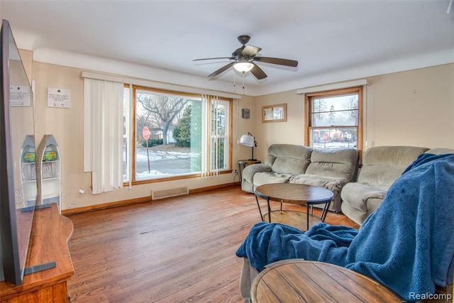 21858 Pleasant Avenue, Eastpointe, MI 48021