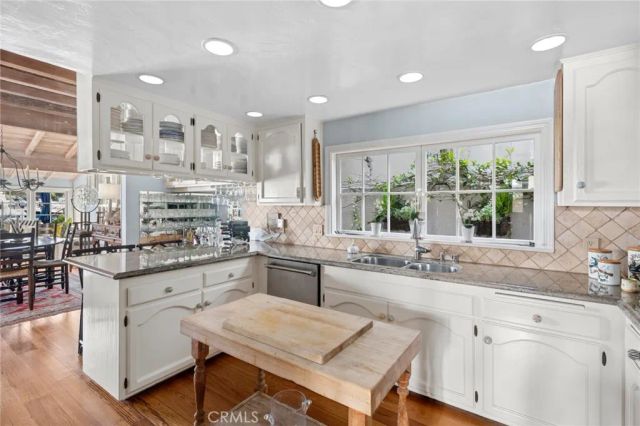 323 E Bay Front, Newport Beach, CA 92662
