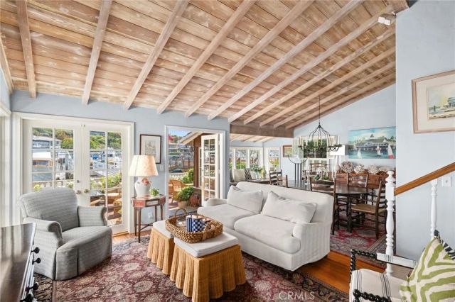 323 E Bay Front, Newport Beach, CA 92662