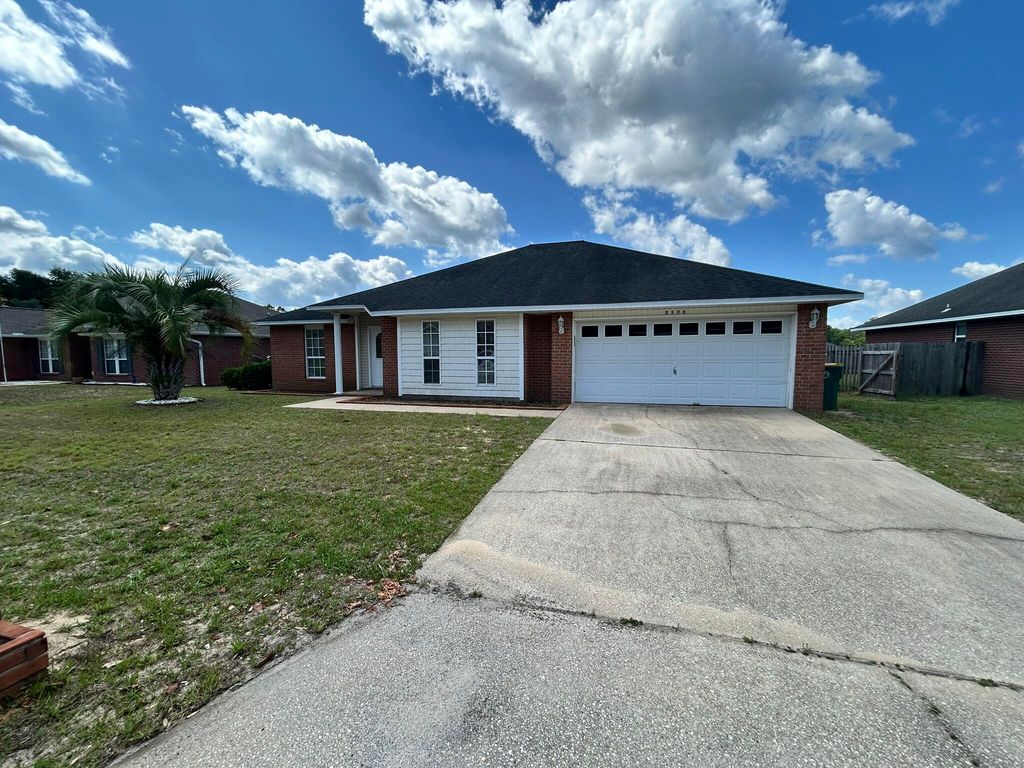 2175 Hagood Loop, Crestview, FL 32536
