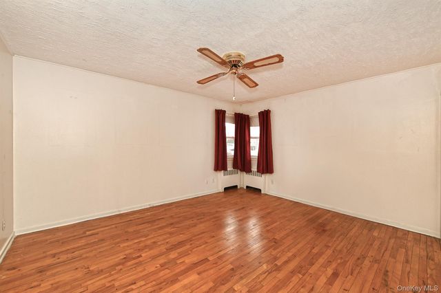 481 Leonard Boulevard, New Hyde Park, NY 11040