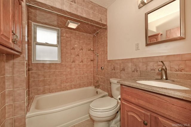 481 Leonard Boulevard, New Hyde Park, NY 11040