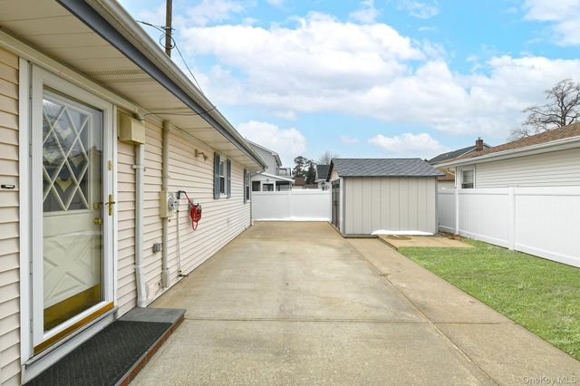 481 Leonard Boulevard, New Hyde Park, NY 11040