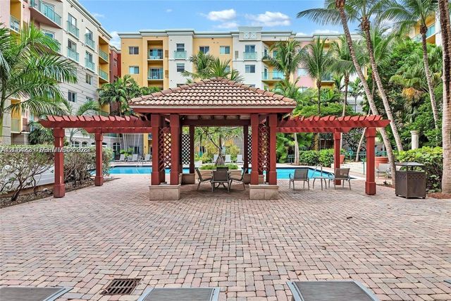 6001 SW 70th Street 311, South Miami, FL 33143