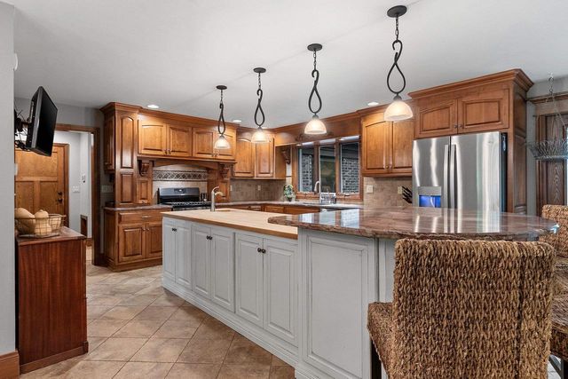899 PINE HILL DRIVE, Oneida, WI 54155