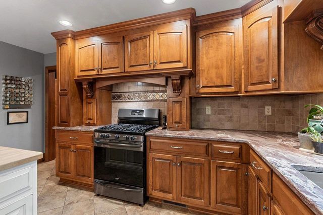 899 PINE HILL DRIVE, Oneida, WI 54155