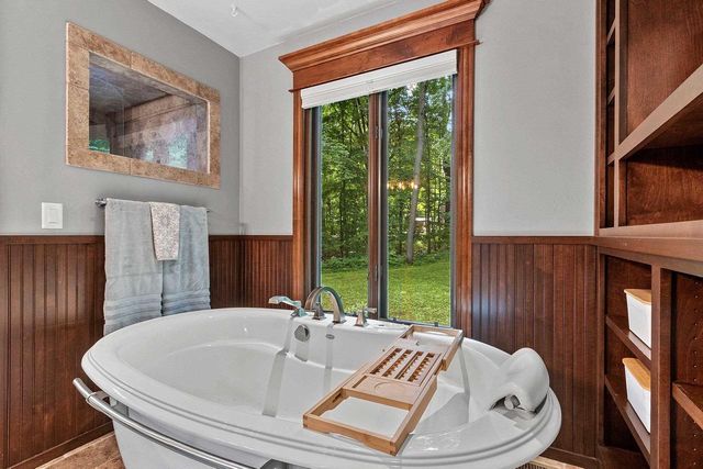 899 PINE HILL DRIVE, Oneida, WI 54155