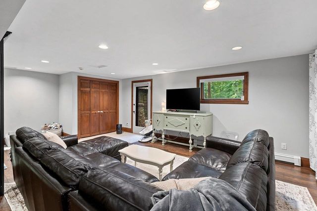 899 PINE HILL DRIVE, Oneida, WI 54155