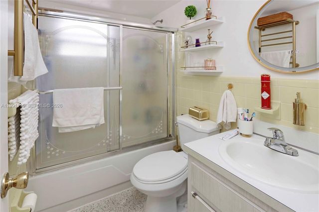 3191 SW 23rd St, Miami, FL 33145