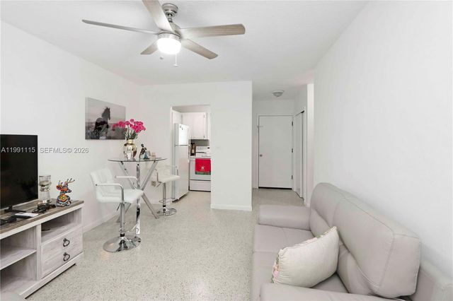3191 SW 23rd St, Miami, FL 33145