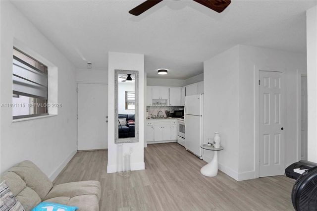 3191 SW 23rd St, Miami, FL 33145
